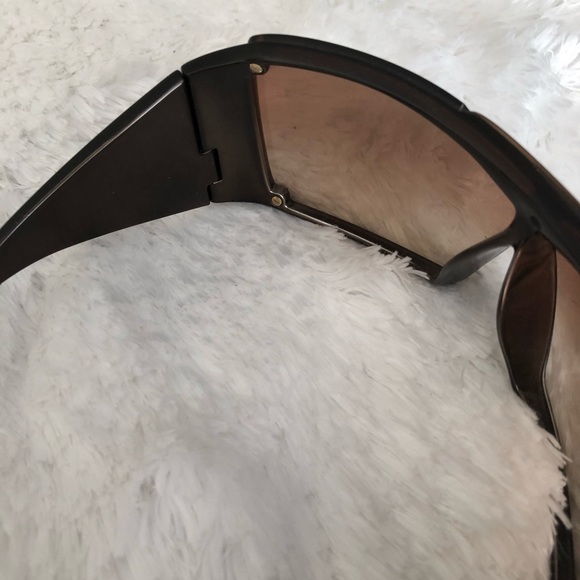 ❌❌SOLD❌❌ 🌸Authentic Dior Brown Sunglasses🌸 - Picture 8 of 8